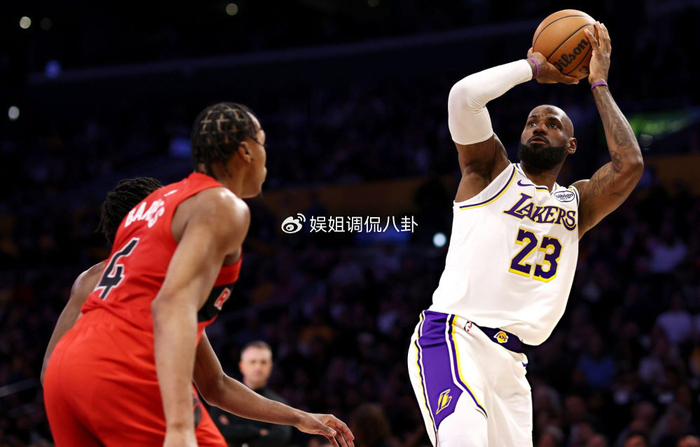 詹姆斯51000分里程碑！24分7助2帽拒绝三连败 获球迷MVP呼声|猛龙|多伦多猛龙队|洛杉矶湖人队|篮板|NBA常规赛_新浪体育_新浪新闻